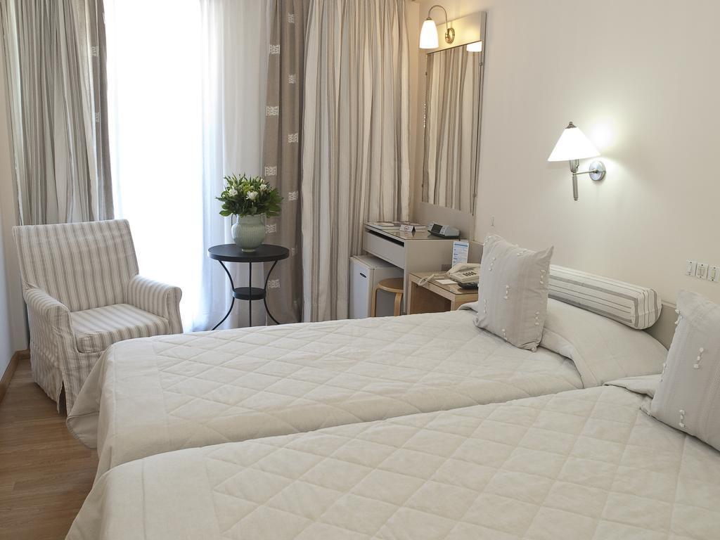The Park Hotel Piraeus Pireu Quarto foto
